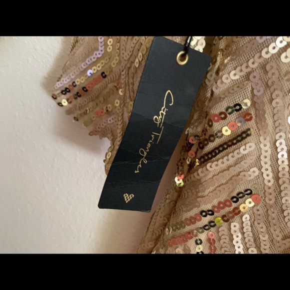 City Triangle Gold Sequin Open Backed Dress. NWT - Picture 3 of 10